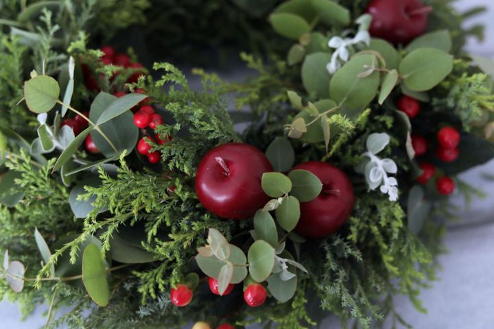 クリスマスリースの赤い実