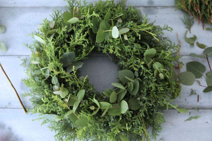 ユーカリを挿す