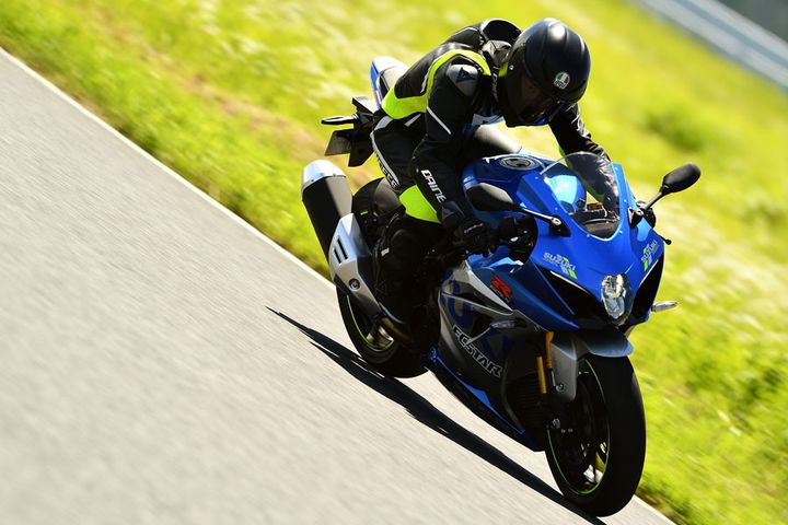 【Historic Bikes／SUZUKI GSX-R1000R ABS】直4等間隔爆発エンジンの魅力