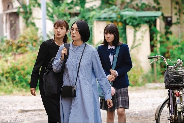 『兄を持ち運べるサイズに』は11月28日(金)より公開 [c]2025 「兄を持ち運べるサイズに」製作委員会