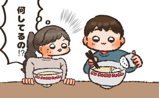 「ぎゃーー！！！」夫の食習慣に思わずドン引き。どんぶりにカレーを山盛りによそった夫は…？