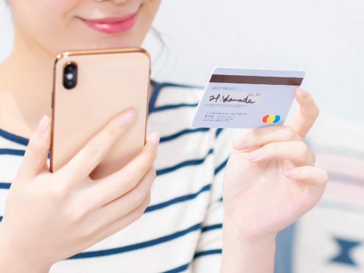 All About ニュース編集部が全国250人を対象に実施した「クレジットカードに関するアンケート」の調査結果から、好き＆使ってみたい「JCBのクレカ」ランキングを発表！ 2位「JCBカード W」を抑えた1位は？（※画像はイメージです）