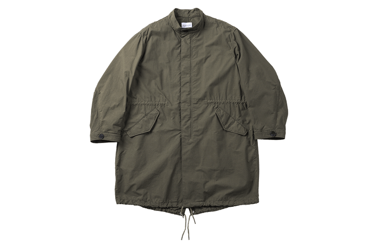 〈ジバンシィ by サラ・バートン〉のフィッシュテールコート