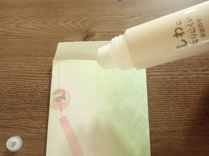 DAISO(ダイソー)：しわになりにくい液状のり(50mL)