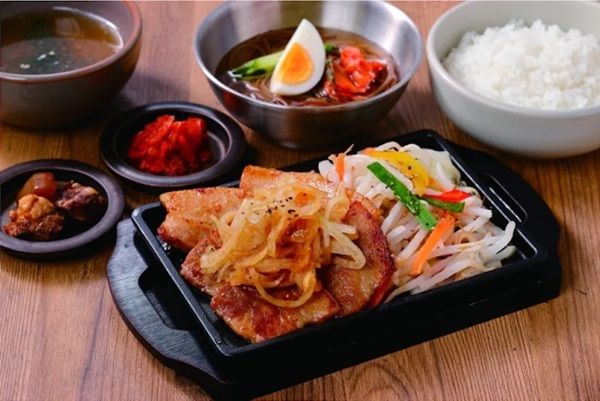 【埼玉県久喜市】精肉店の強みを活かした「お肉屋さんの鉄板定食 ダイリキ肉食堂」がオープン！