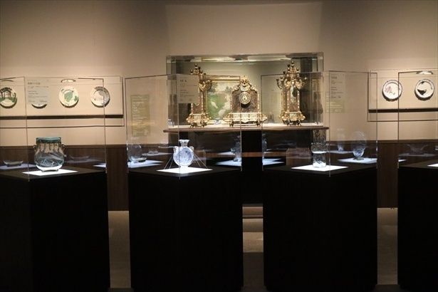 当時の装飾芸術としてジャポニズムの作品も多数出展