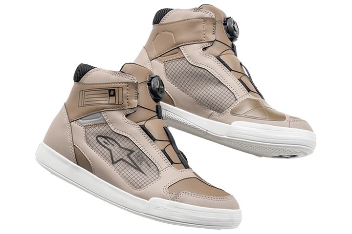 わずか100gの保温力！アルパインスターズの着脱式ベスト付き「MOBLAST WP JACKET」が冬ツーリングに最強｜2025年秋冬アイテム