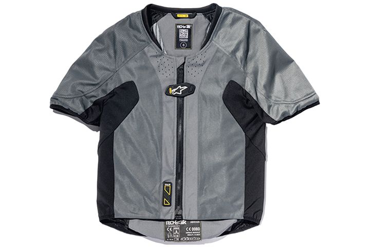 わずか100gの保温力！アルパインスターズの着脱式ベスト付き「MOBLAST WP JACKET」が冬ツーリングに最強｜2025年秋冬アイテム