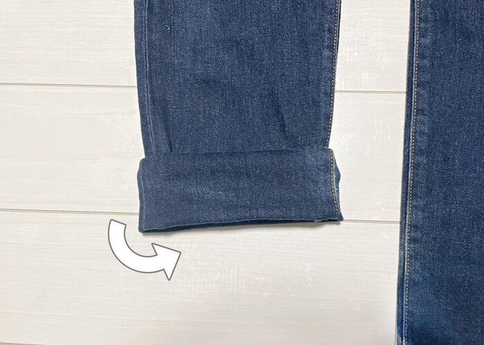 針や糸、テープも不要！【パンツの裾上げ】が今すぐできる裏ワザ。いざという時に覚えておくと便利ですよ♪