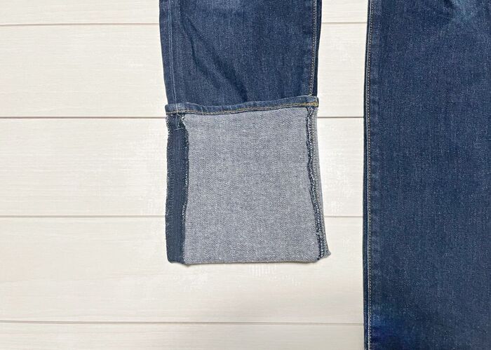 針や糸、テープも不要！【パンツの裾上げ】が今すぐできる裏ワザ。いざという時に覚えておくと便利ですよ♪