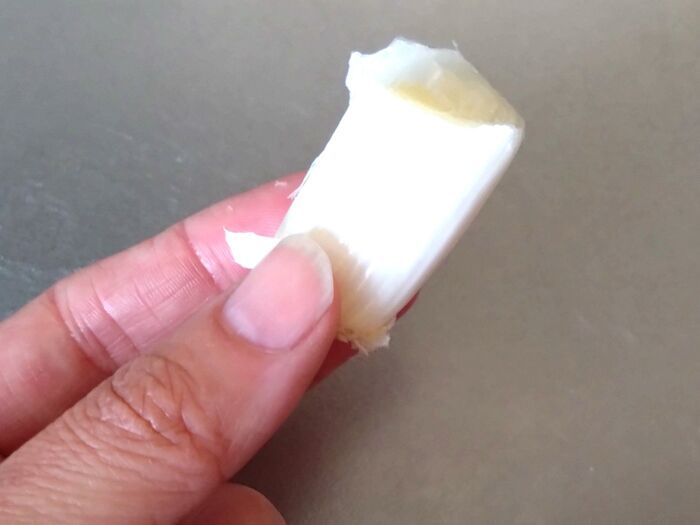 「長ネギの根っこ」を水に浸けて育ててみた→10日後の姿は…検証した結果！