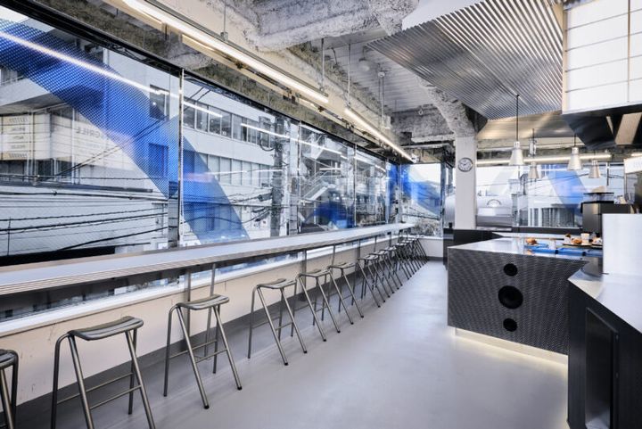 ネオナイスバーガー表参道内観