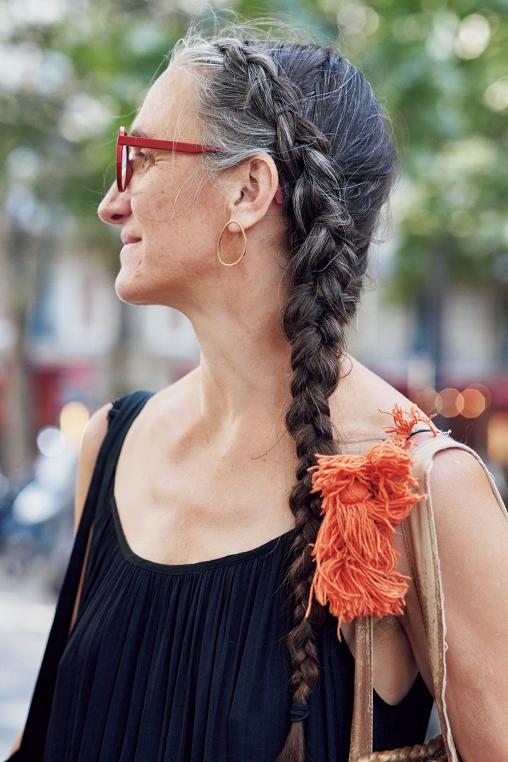 素敵に年齢と重ねるとはまさにこのこと！パリで見つけた大人な女性のヘアスタイル4選