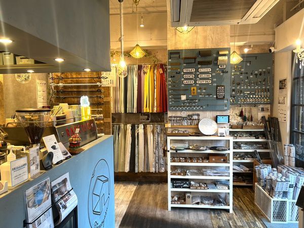 「友安製作所とハンバーガー」インテリア