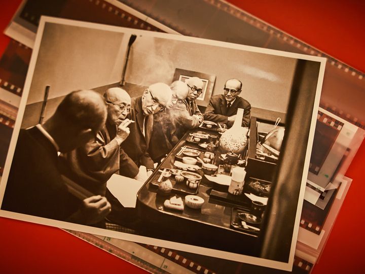 銀座『銀座 天一 本店』の武者小路実篤やバーナード・リーチらによる宴の写真