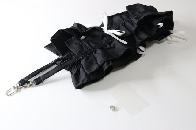 ダイソーのショルダーストラップ（くしゅくしゅリボン、シート付き）のビジュアル
