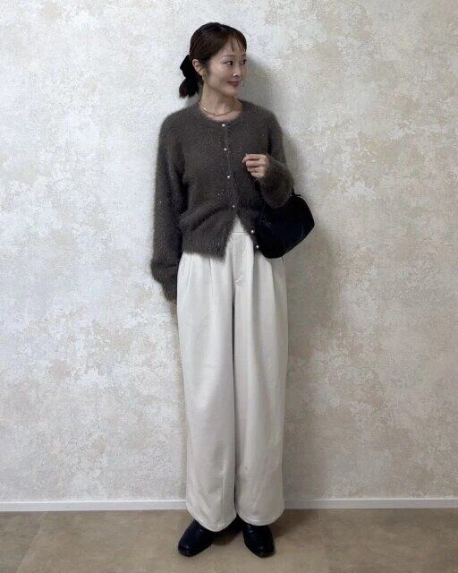 2025gu冬シャイニークルーネックカーディガンお手本コーデ