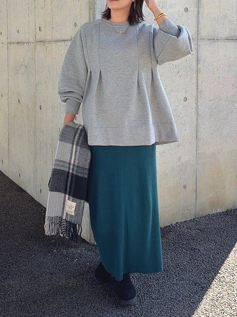 スウェット×スカートコーデ1