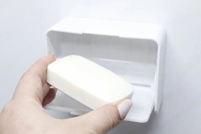 ダイソーの石けんが入るカバー付きソープホルダー（バス用マグネット）