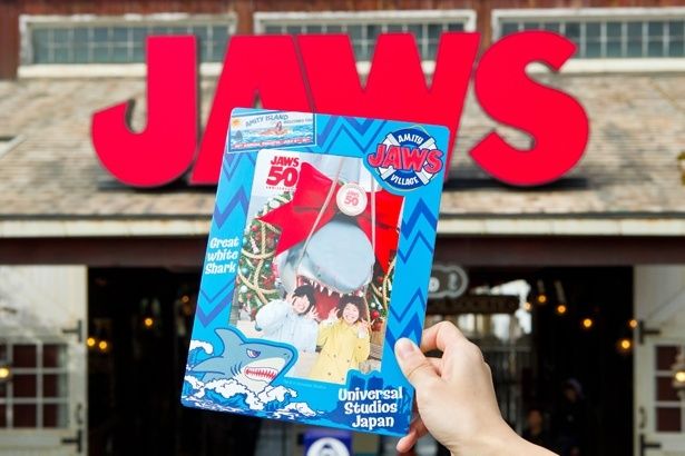 ジョーズ・フォト(2,000円)。映画公開50年の特別ロゴ入り