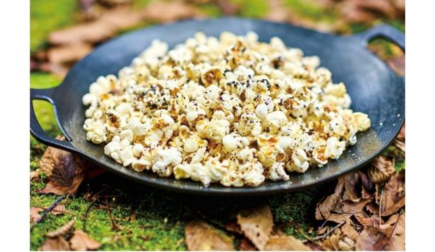 ゆかりをふりかけて完成 （C）たけだバーベキュー／KADOKAWA