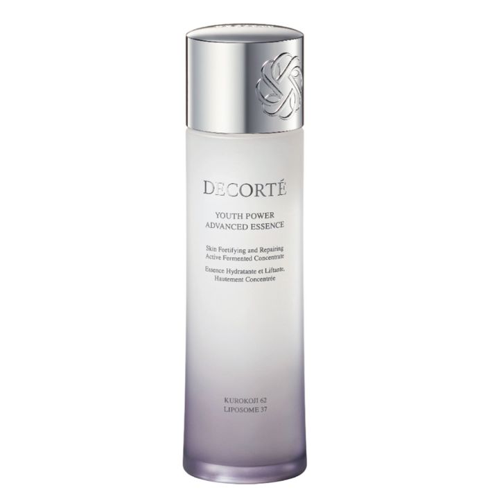 秋田産白色玄米と選び抜いた黒麹菌を原料に、独自の発酵プロセスでつくられた黒麹発酵液がカギ。老化の根本に作用し、あらゆる悩みに対応。ユース パワー エッセンス ローション 150ml ¥16,500／DECORTÉ（コスメデコルテ）