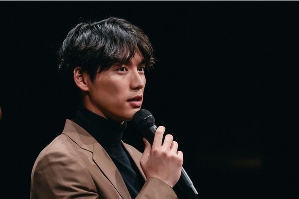 須永恵、涼の2役を演じた福士蒼汰