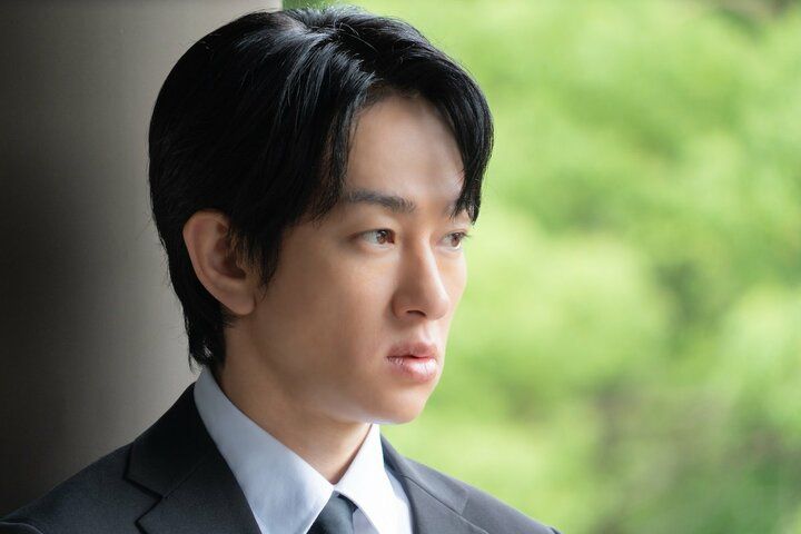 【写真・画像】「独立事務所を許さない」タレントの不倫＆未成年飲酒スキャンダル、リーク元は前事務所の元担当マネ「スキャンダルイブ」#2で描かれる芸能界の闇 1枚目