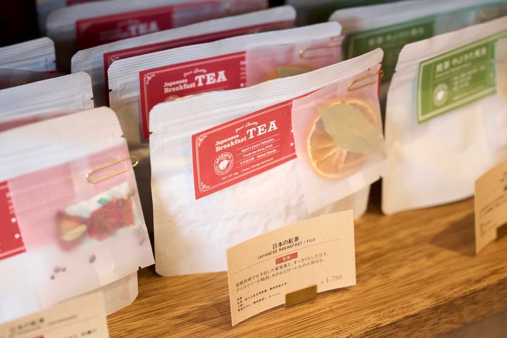 aardvark TEA 東大赤門前の商品陳列棚