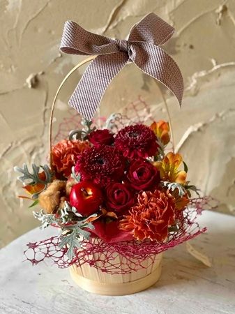 お祝い花販売プラットフォームSakaseruの人気アレンジに冬限定カラー登場！新商品も