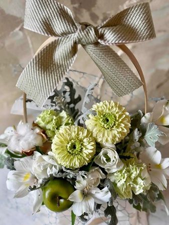 お祝い花販売プラットフォームSakaseruの人気アレンジに冬限定カラー登場！新商品も