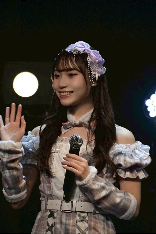 「あやぽんのメンバーカラーが紫なので、統一感を出して私の衣装も紫が入っている衣装にしました！」川越紗彩さん