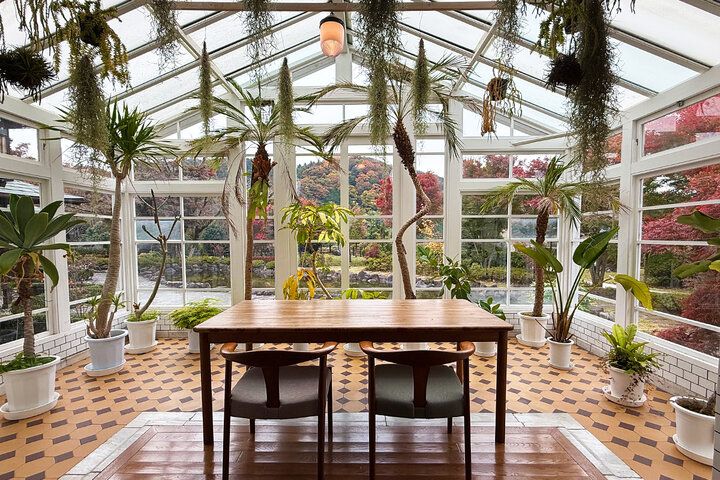 築100年の文化財で特別な和スイーツ体験を♪ 大正ロマンあふれる秘密のラウンジ「豊門会館」