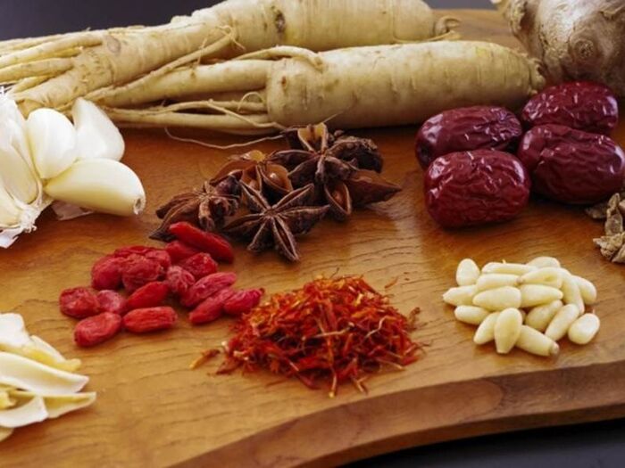 「私、ヒゲ生えてきた！？」更年期世代から急増する“顔のヒゲトラブル”原因と対策は