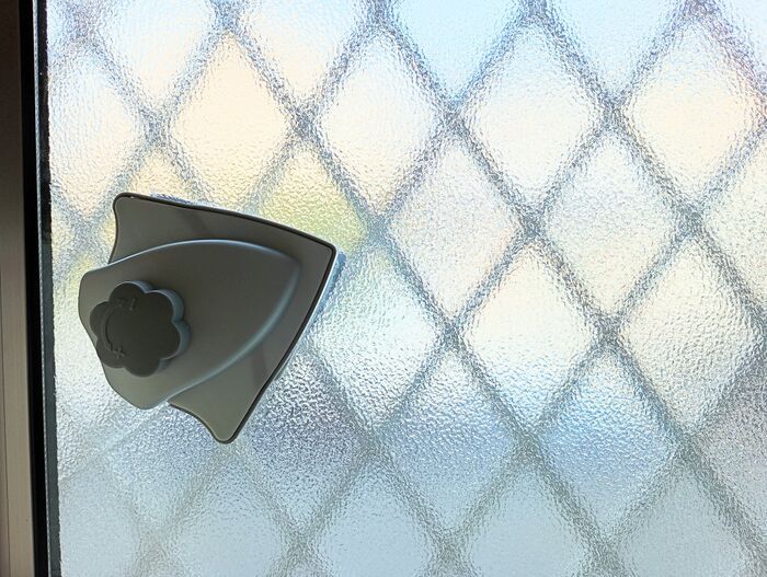 手が届かない『2階の窓』がラクにピカピカになる秘密アイテム登場♡窓掃除が断然スムーズに！