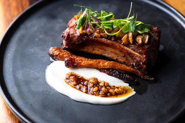 【東京都新宿区】西新宿にエスニックカフェ＆バル「CALDO PARADISO」誕生！おしゃれ空間で多彩なメニューを楽しもう