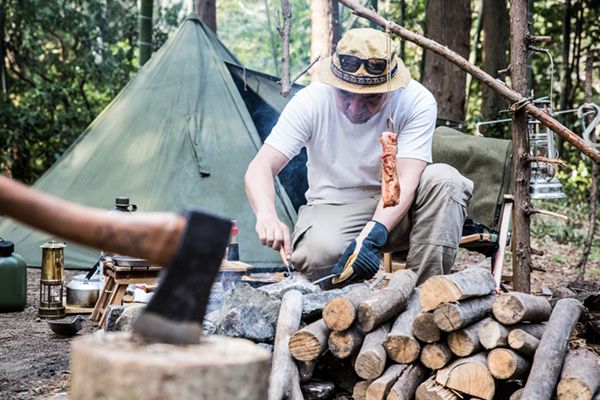 ワークマンの新アイテムが神すぎる！雨も汚れも跳ね返す高見えデニムが買い！