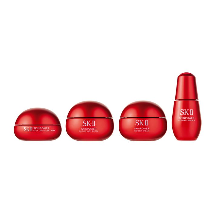 〈SK‒II〉スキンパワー リニュー エッセンス 30㎖ 18,150円、同リニュー ク