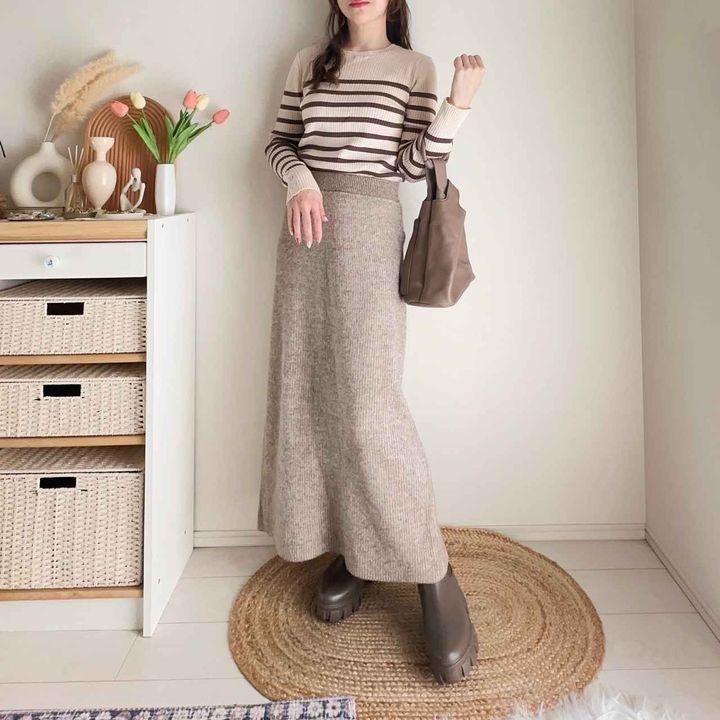 画像: ニットスカート合わせであったかコーデ