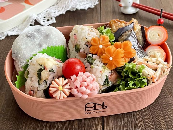 「天かすと梅ちりめんのおにぎり」レシピ