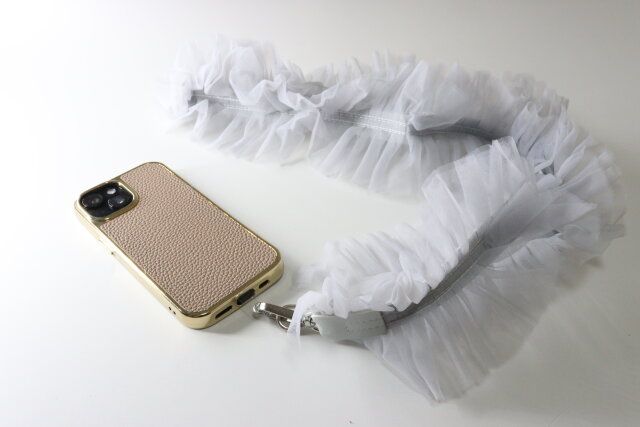 ダイソーの流行りのショルダーストラップ（チュール、シート付き）