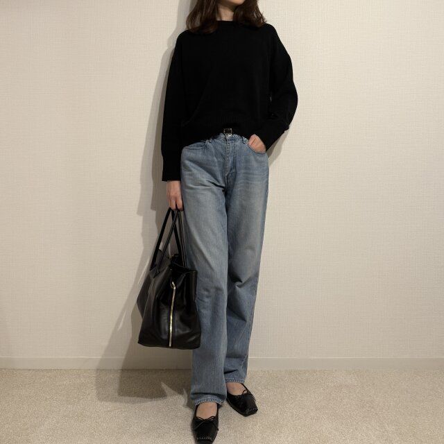 MACPHEEクルーネックプルオーバーのデニムコーデ