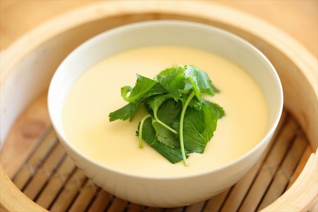 つるりとなめらかな食感を楽しむ「大きな茶碗蒸し」