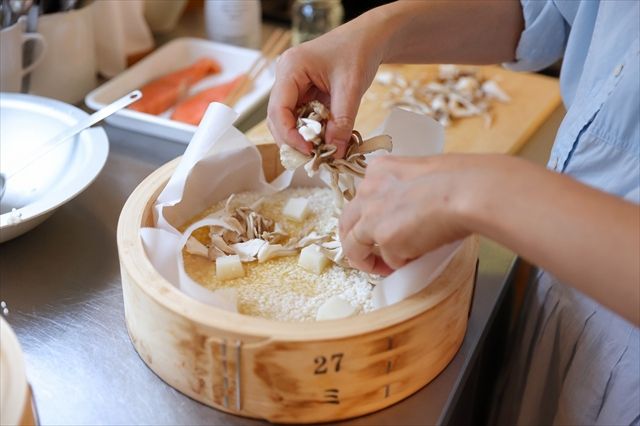 餅米を使わなくてもOK！「鮭ときのこのおこわ風」作り方②