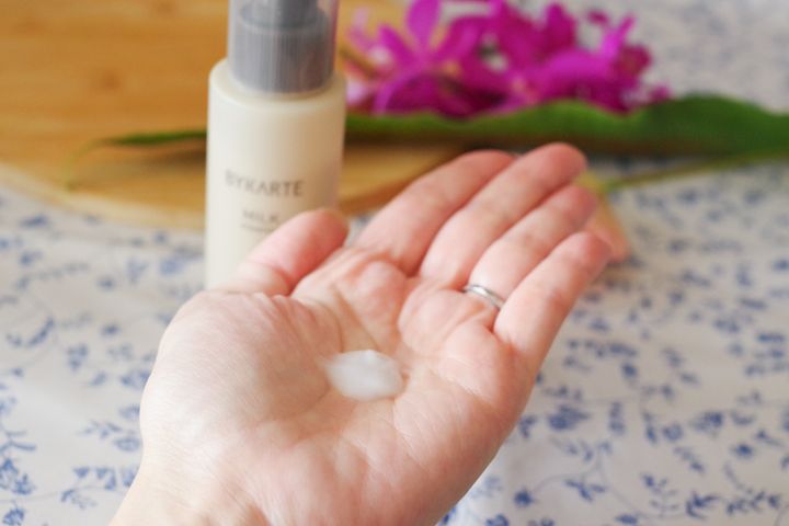 アウトバスのヘアケアアイテムでまとまり感や指通りのよさがアップ