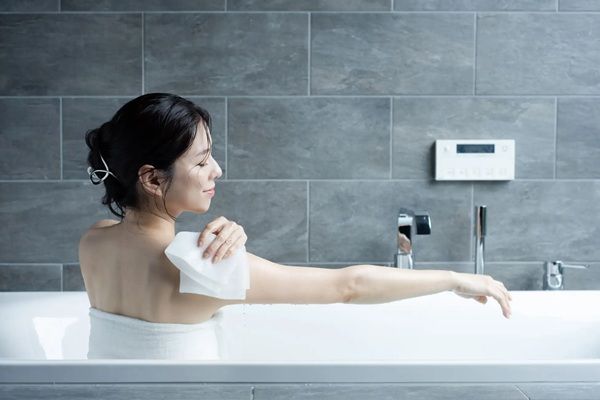 こんにゃく由来の植物繊維100％で作られた「つやの子 こんにゃく生タオル」、TVで紹介