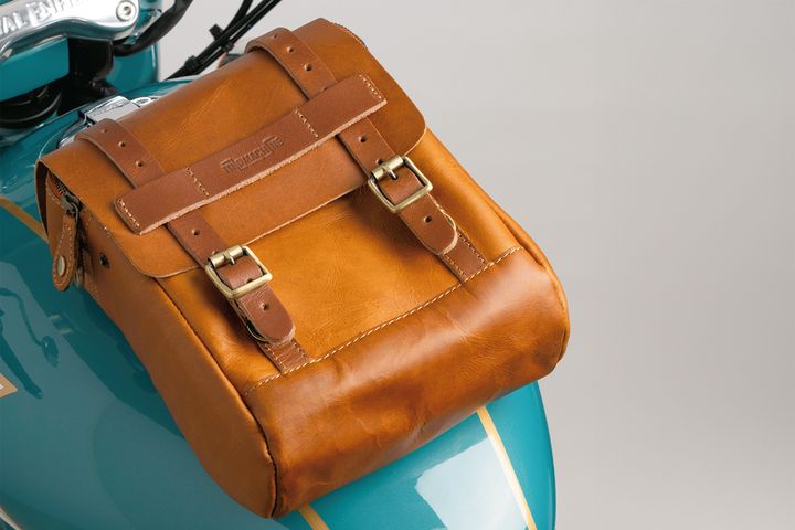 バイクを降りても使える！タンク＆テールバッグとサイバッグが持つ実用性とクラシックな魅力