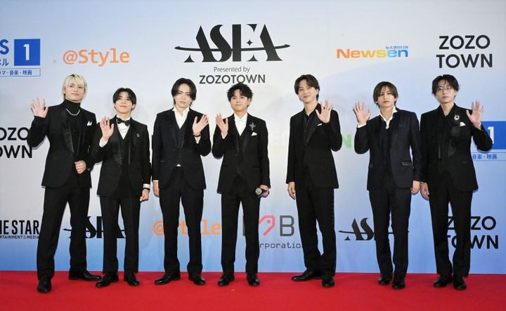 8人組アイドルグループtimeleszが6日、神奈川・横浜アリーナでコンサート「We’re timelesz LIVE TOUR 2025 episode 1 ～FAM～」を開催し、公演終盤に、ドーム公演開催をサプライズで発表しました。この発表に対し、大勢のファンから大歓声が上がりました。