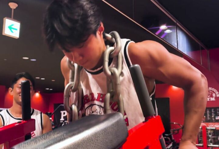 【写真・画像】姉は白石麻衣似！8人兄弟のイケメン高校生、バレエからボディビルダーに、スゴすぎる身体能力にスタジオ衝撃「万能家族」 1枚目