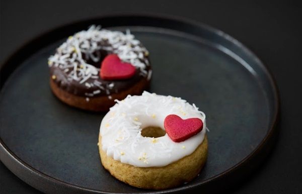 【東京都千代田区】ドーナツ店「HOLLY JOLLY DONUTS by Vee Sweets」がイルミネーションイベントに登場！